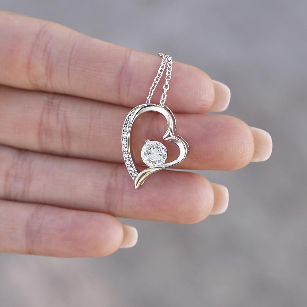 MY AUGUST QUEEN FOREVER LOVE NECKLACE